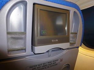 一昔前の機材なので液晶は小さいし、色褪せ感が・・・