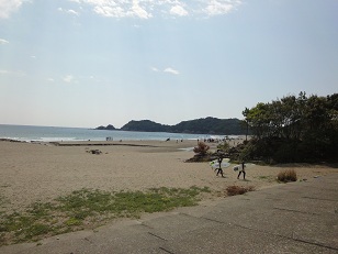 生見海岸ではサーフィン大会が開催中