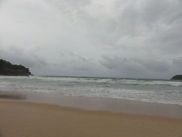 ぐちゃぐちゃの波です