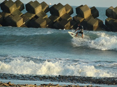 小波だけど乗りやすいいい波です