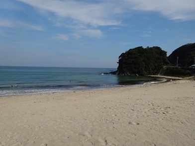 伊豆の白浜の右側