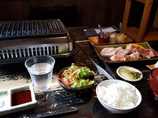 黒川温泉で焼き肉