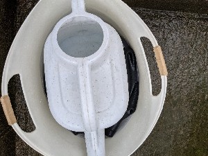 洗剤といっしょに浸け置きすると洗う時間の短縮に