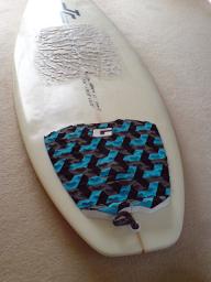 サーフボードのデッキ