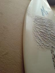 サーフボードの横