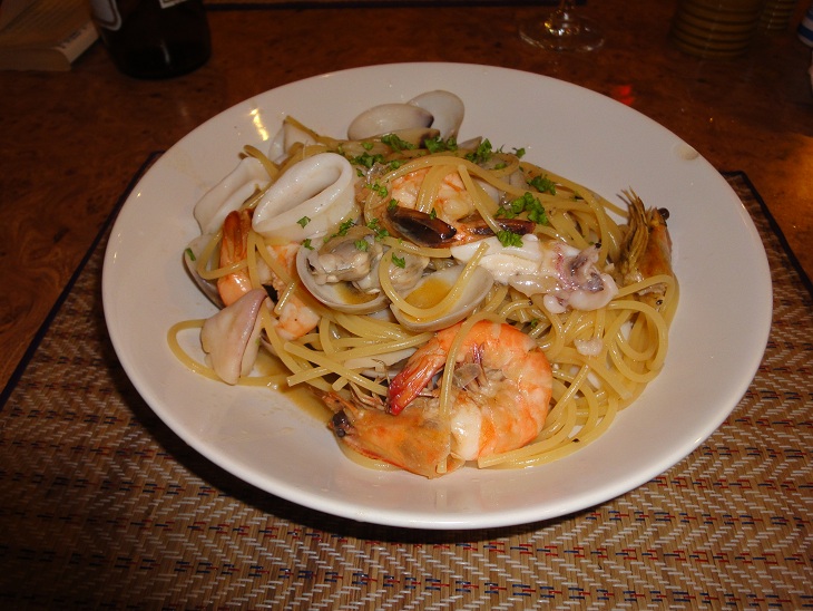 シーフードパスタ