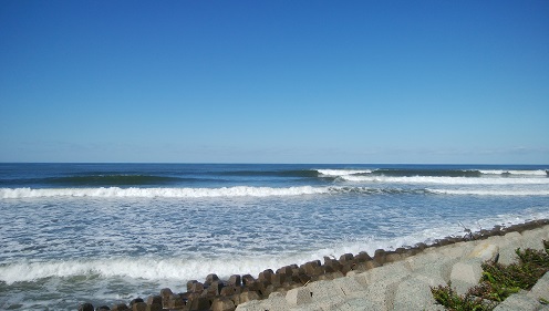 北東うねりを受けた平田海岸