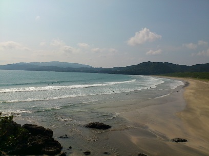 大岐の浜の全景を眺める