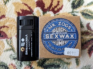 brisamarinaの大きさはワックスの半分ぐらい