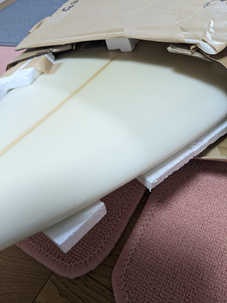 サーフボードの梱包のやり方。発泡スチロールと段ボールで完全武装