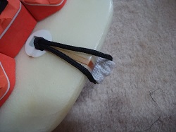 リーシュロックでサーフボードがクラッシュする