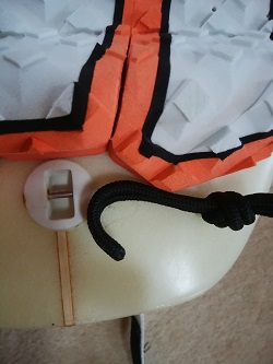 入れる前に形を作るとリーシュロックはスルリと入る