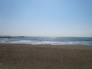 三国サーフィンポイント正面