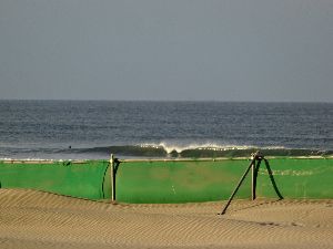 波の入った波崎サーフィンポイント