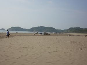 生見サーフィンポイントの左