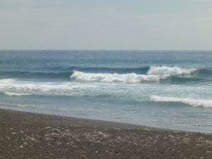 尾崎サーフィンポイントの左