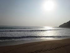 朝日の入った伊比井