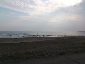 加江田サーフィンポイントの小波