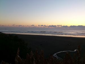 金ヶ浜サーフィンポイントの左