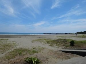 小倉ヶ浜サーフィンポイントの右