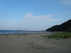 稲佐の浜サーフィンポイントの右