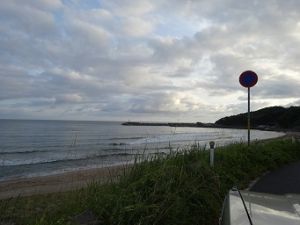 青谷サーフィンポイントの右の堤防付近