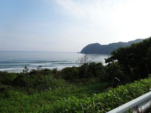 東浜サーフィンポイントの真ん中辺り