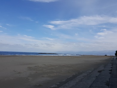 富山県岩瀬浜正面の全景